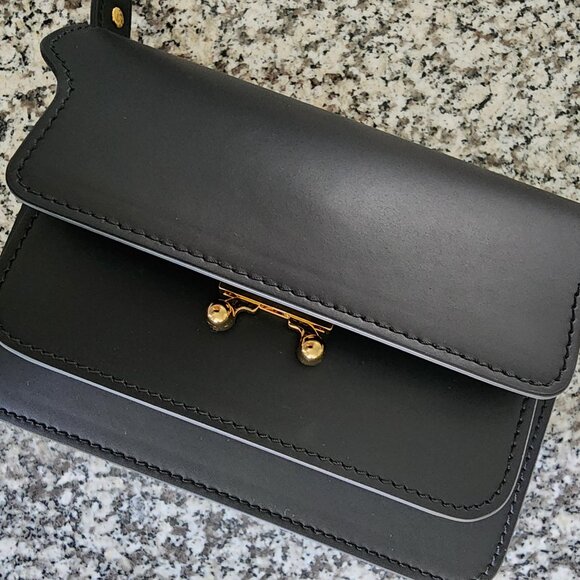 BNWT–Slightly Imperfect [ Marni Trunk Mini Bag🖤](#181) - Picture 5 of 10